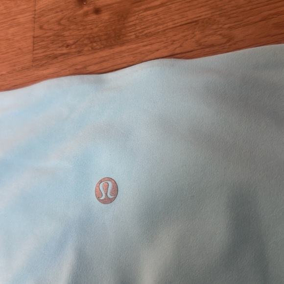 Lululemon leggings size 4 - Picture 2 of 5